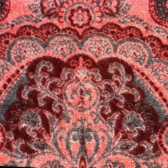 🌟HP🌟NWOT Cashmink Red & Gray Paisley Scarf V. FRAAS - Picture 13 of 13
